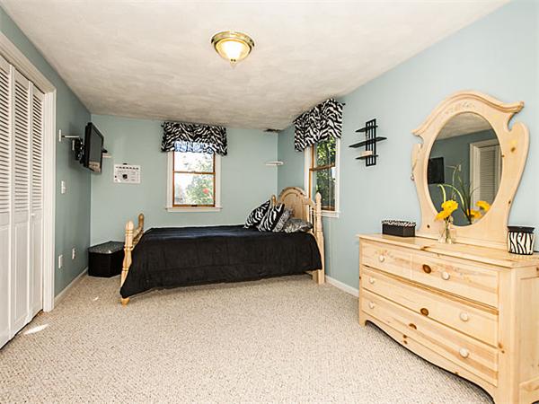62 Beal Road Waltham, MA 02453 - Photo 18 of 30 Gallery Image 18
