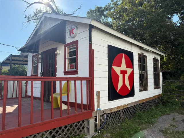 $750 | 951 Elkhart Street, Houston, TX 77091