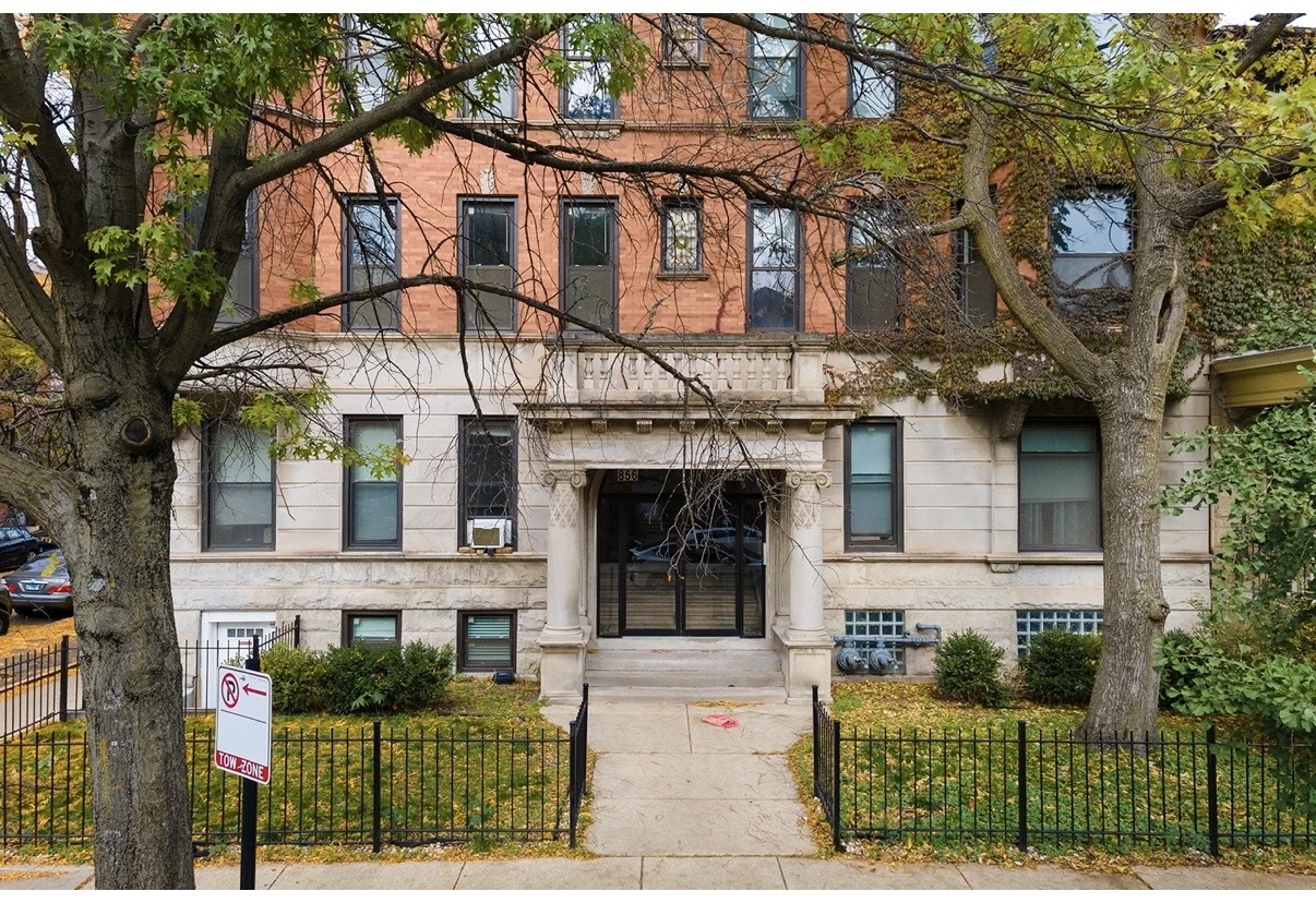 854 West George Street, Unit 3 Chicago, IL 60657 - Photo 2 of 22