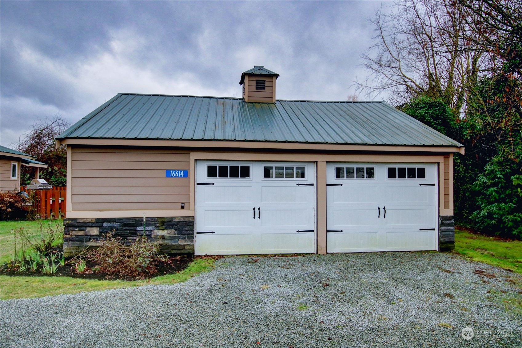 16614 Dunbar Road Mount Vernon, WA 98273 - Photo 3 of 40 front view of a house with a yard