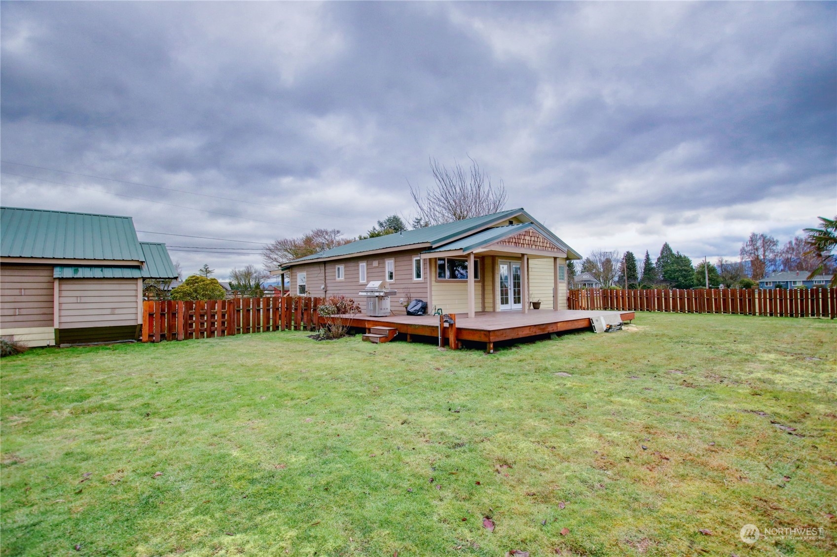16614 Dunbar Road Mount Vernon, WA 98273 - Photo 33 of 40 a house view with a garden space