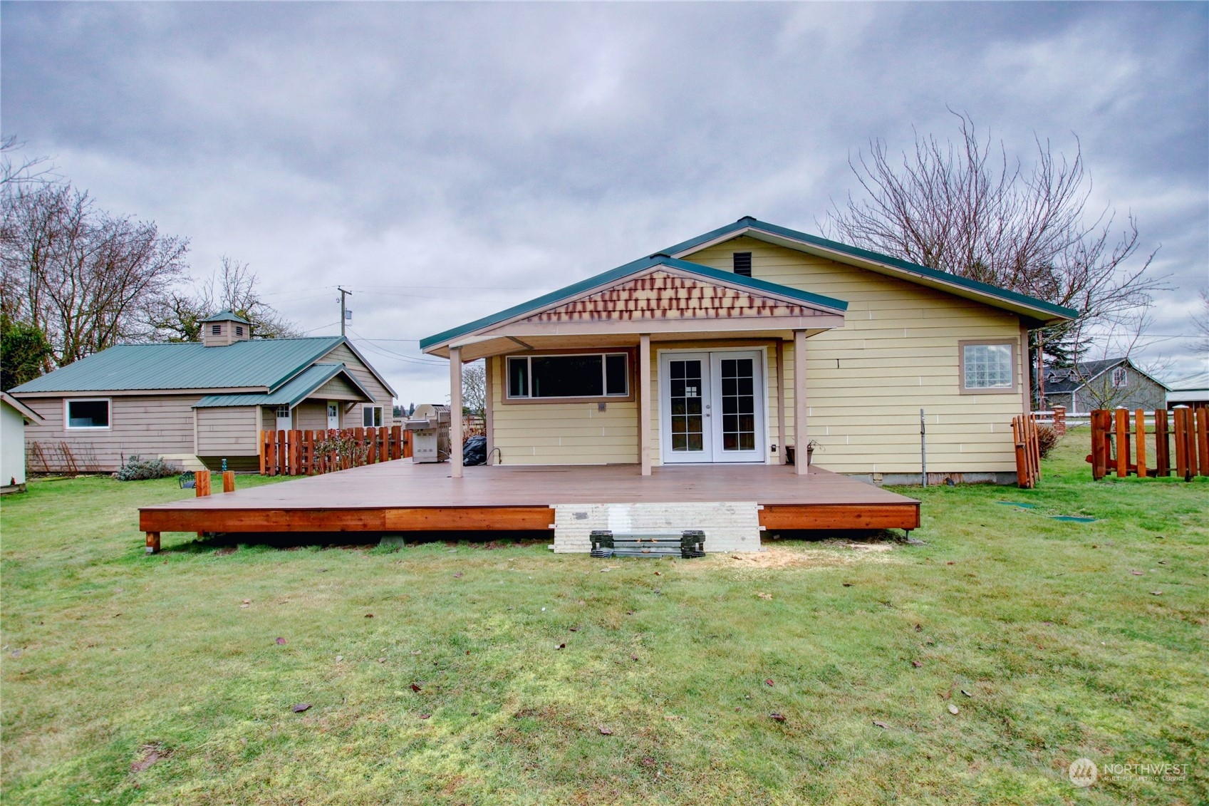 16614 Dunbar Road Mount Vernon, WA 98273 - Photo 34 of 40 a front view of a house with patio