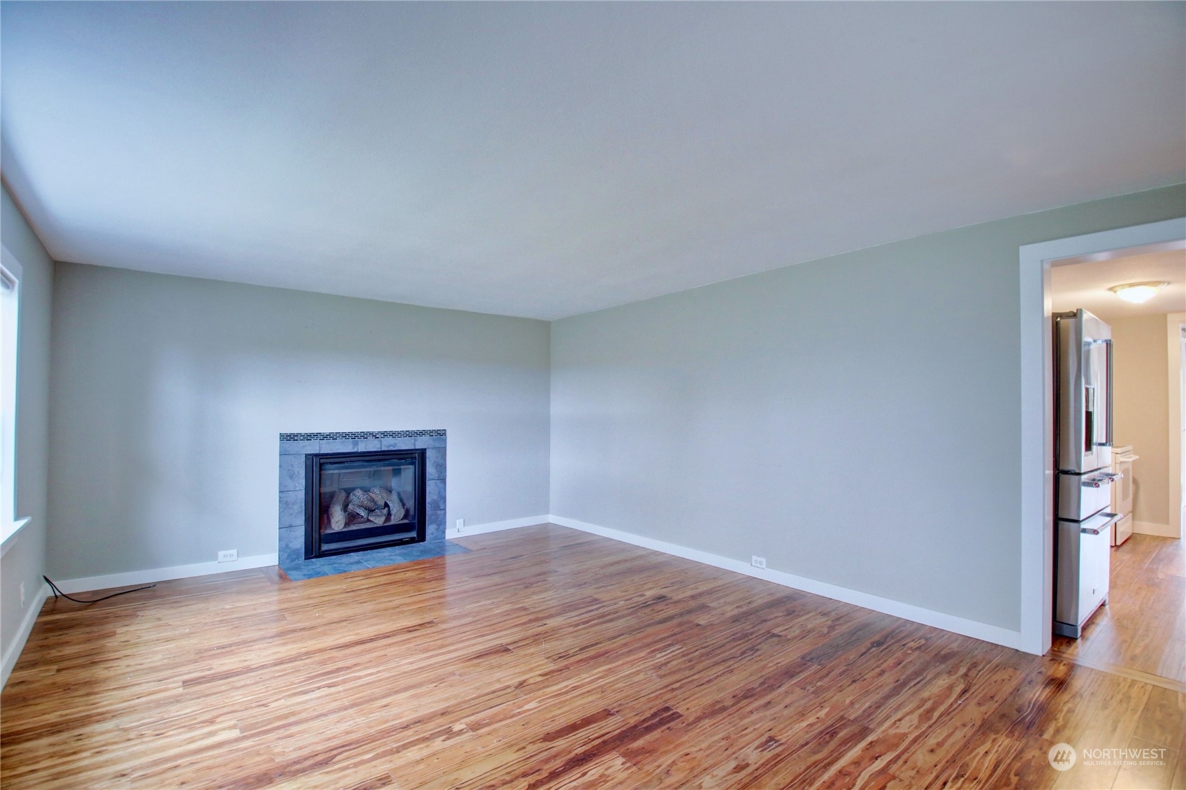 16614 Dunbar Road Mount Vernon, WA 98273 - Photo 6 of 40 a view of an empty room and window