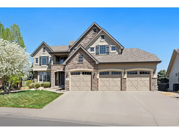 a view of house and outdoor space