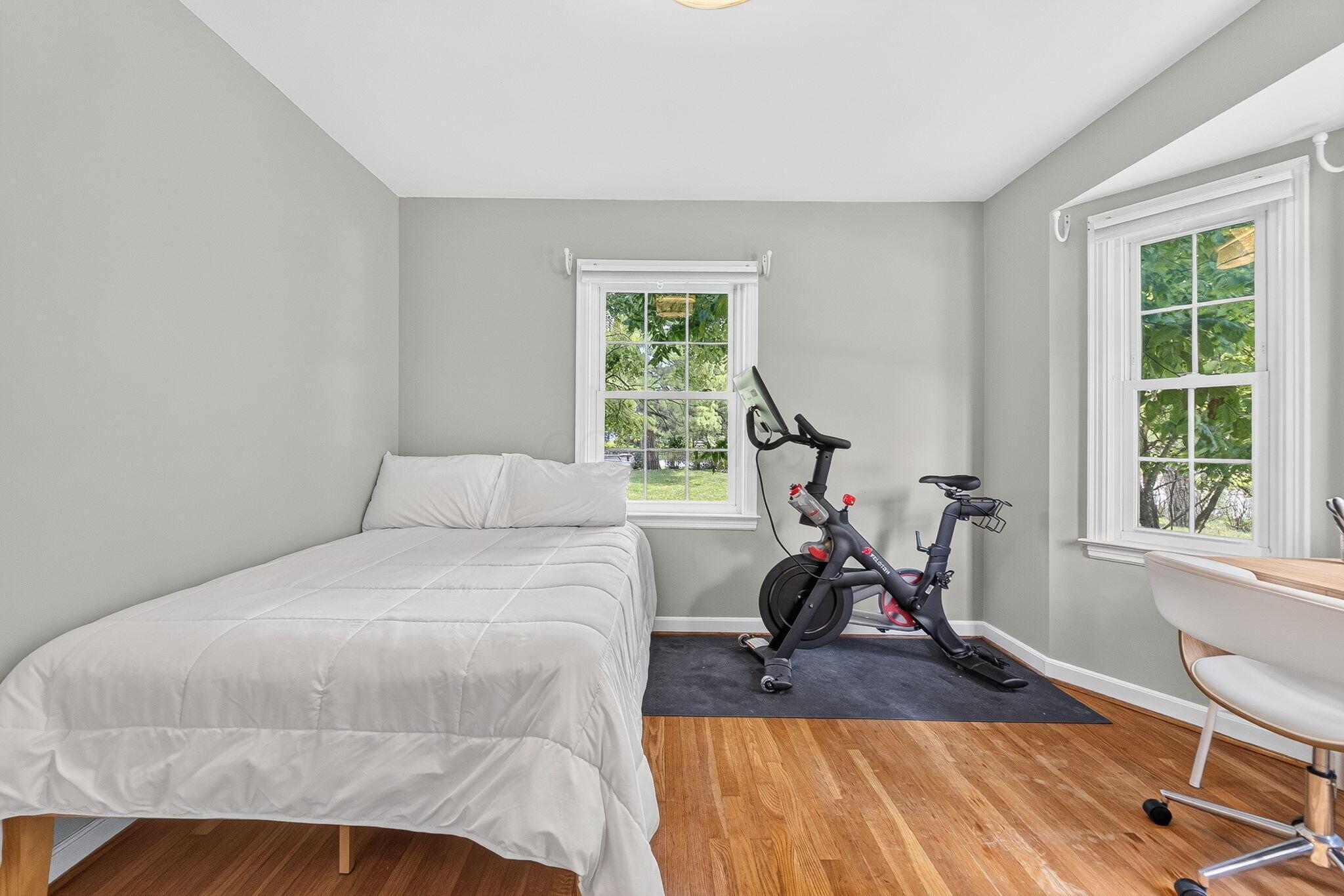 492 Wetmore Road Columbus, OH 43214 - Photo 30 of 55 Room featuring hardwood flooring and light gray painted walls