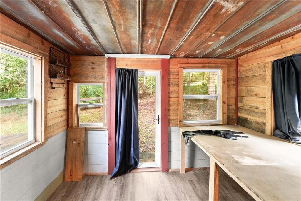 59 Rocket Drive Cleveland, GA 30528 - Photo 19 of 25 a room with window