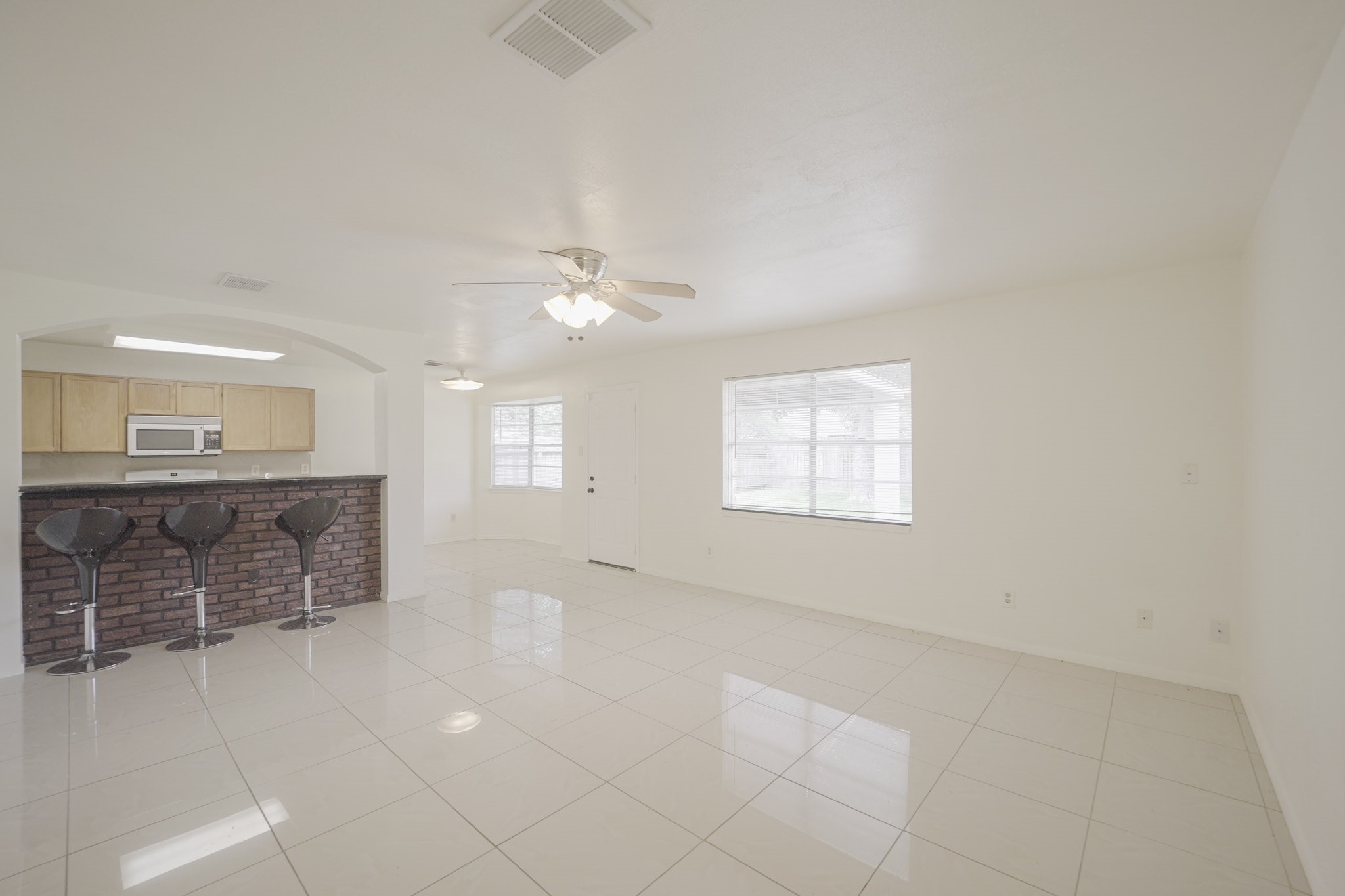 9811 Mango Street Houston, TX 77075 - Photo 8 of 29