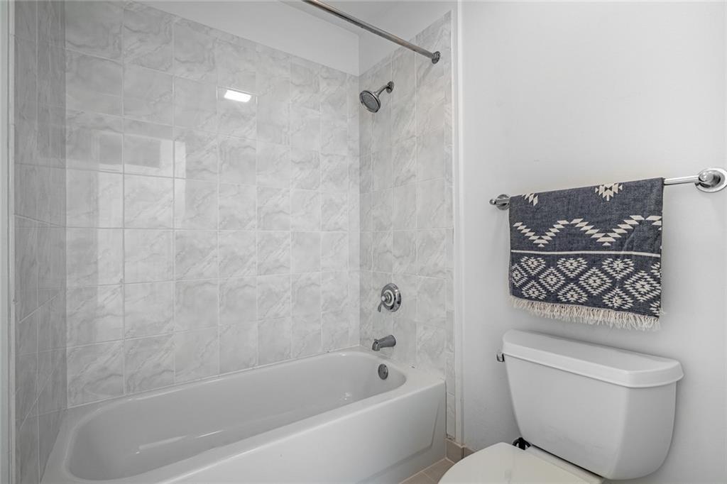 3820 Roswell Road Northeast, Unit 901 Atlanta, GA 30342 - Photo 23 of 33