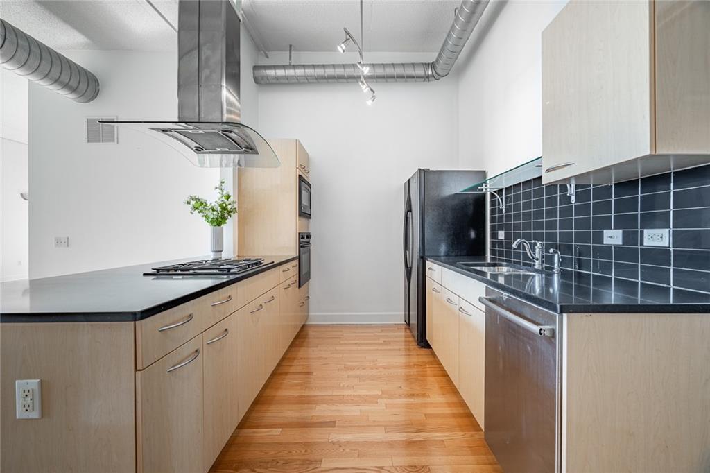 3820 Roswell Road Northeast, Unit 901 Atlanta, GA 30342 - Photo 3 of 33