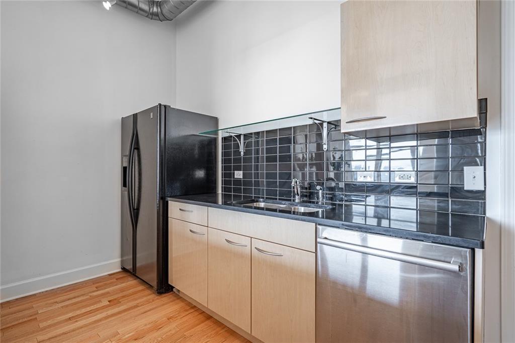 3820 Roswell Road Northeast, Unit 901 Atlanta, GA 30342 - Photo 4 of 33