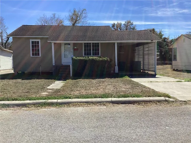 $115,000 | 1112 East 4th Street, Alice, TX 78332