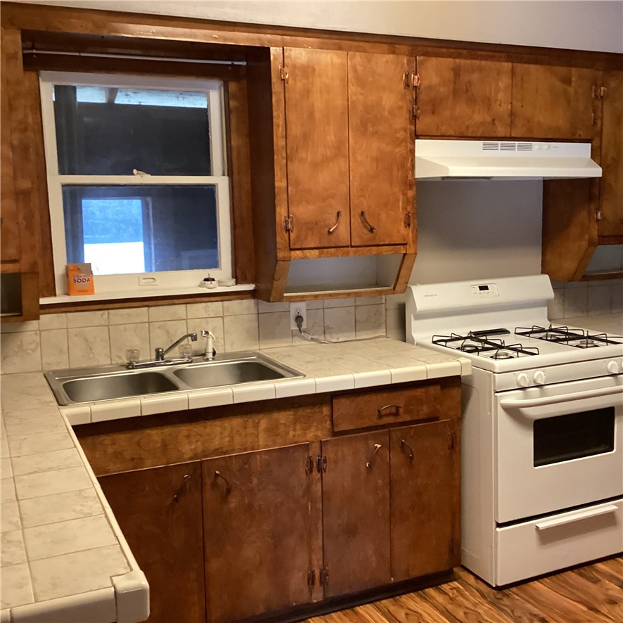 1112 East 4th Street Alice, TX 78332 - Photo 4 of 12