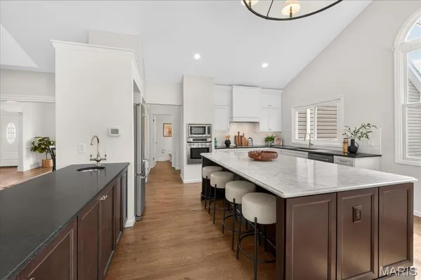 $1,300,000 | 2102 Kehrs Ridge Drive, Chesterfield, MO 63005