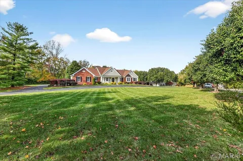 $1,300,000 | 2102 Kehrs Ridge Drive, Chesterfield, MO 63005