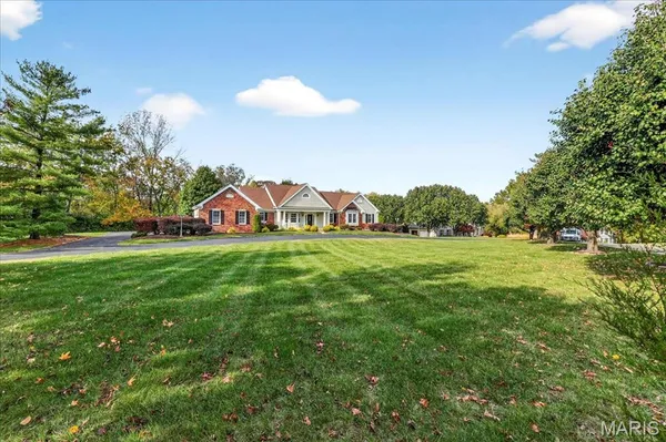 $1,300,000 | 2102 Kehrs Ridge Drive, Chesterfield, MO 63005