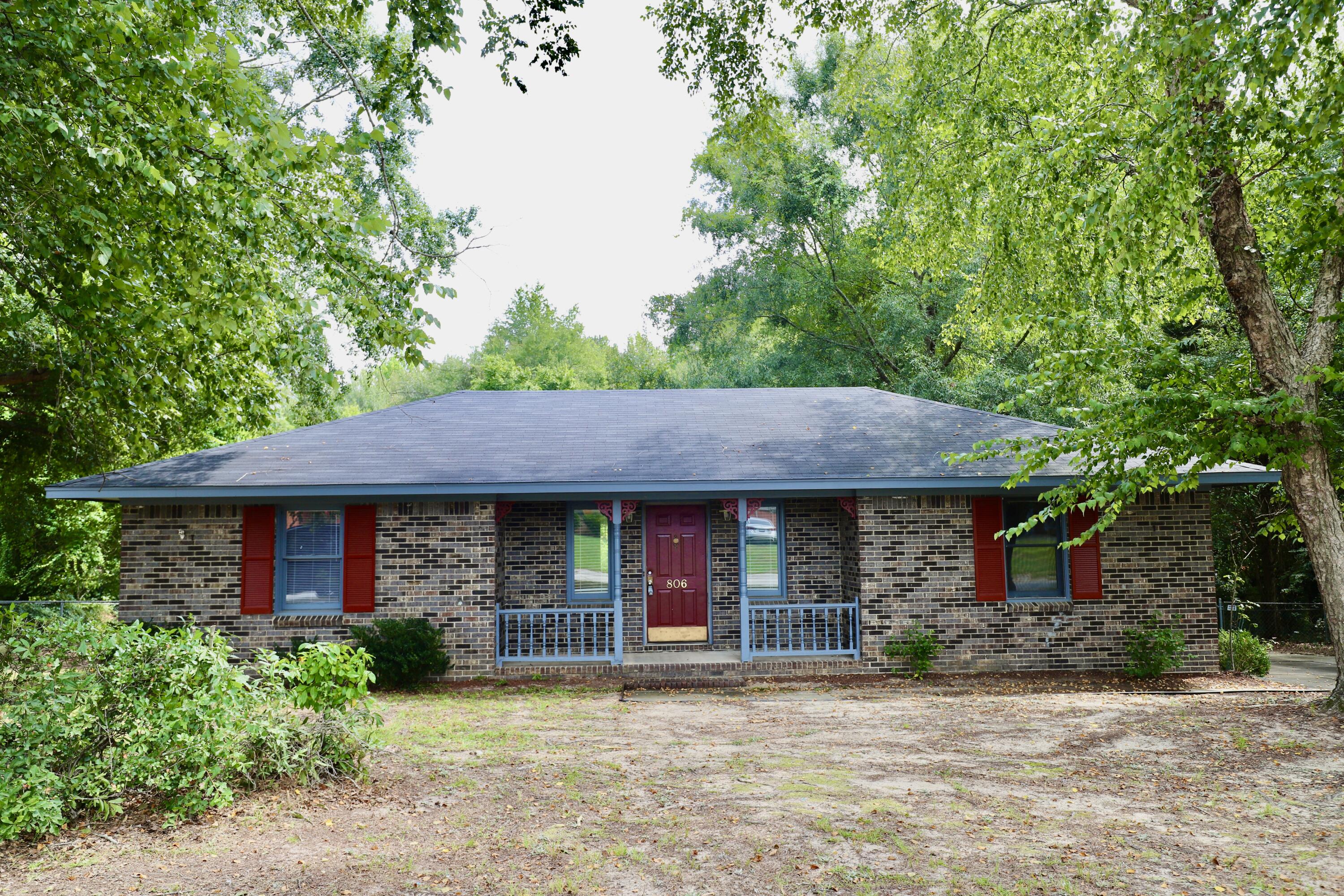 806 Club Lane Sumter, SC 29154 - Photo 4 of 60 D1120B72-C8BF-4322-8F8A-8332B4E81836_1_2