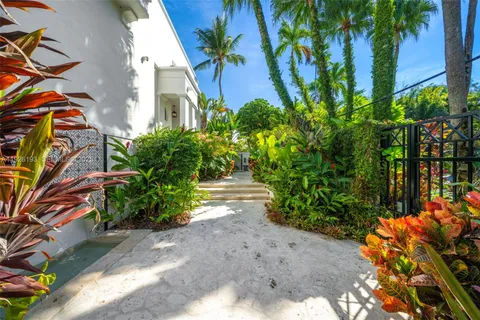 $16,850,000 | 3333 Poinciana Avenue, Miami, FL 33133