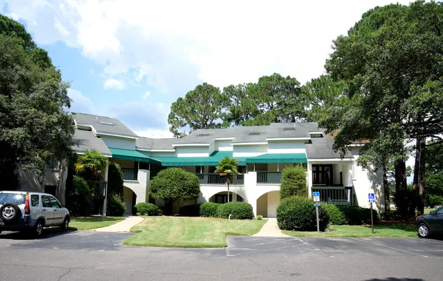 $230,000 | 212 Southlake Court, Unit 212, Niceville, FL 32578