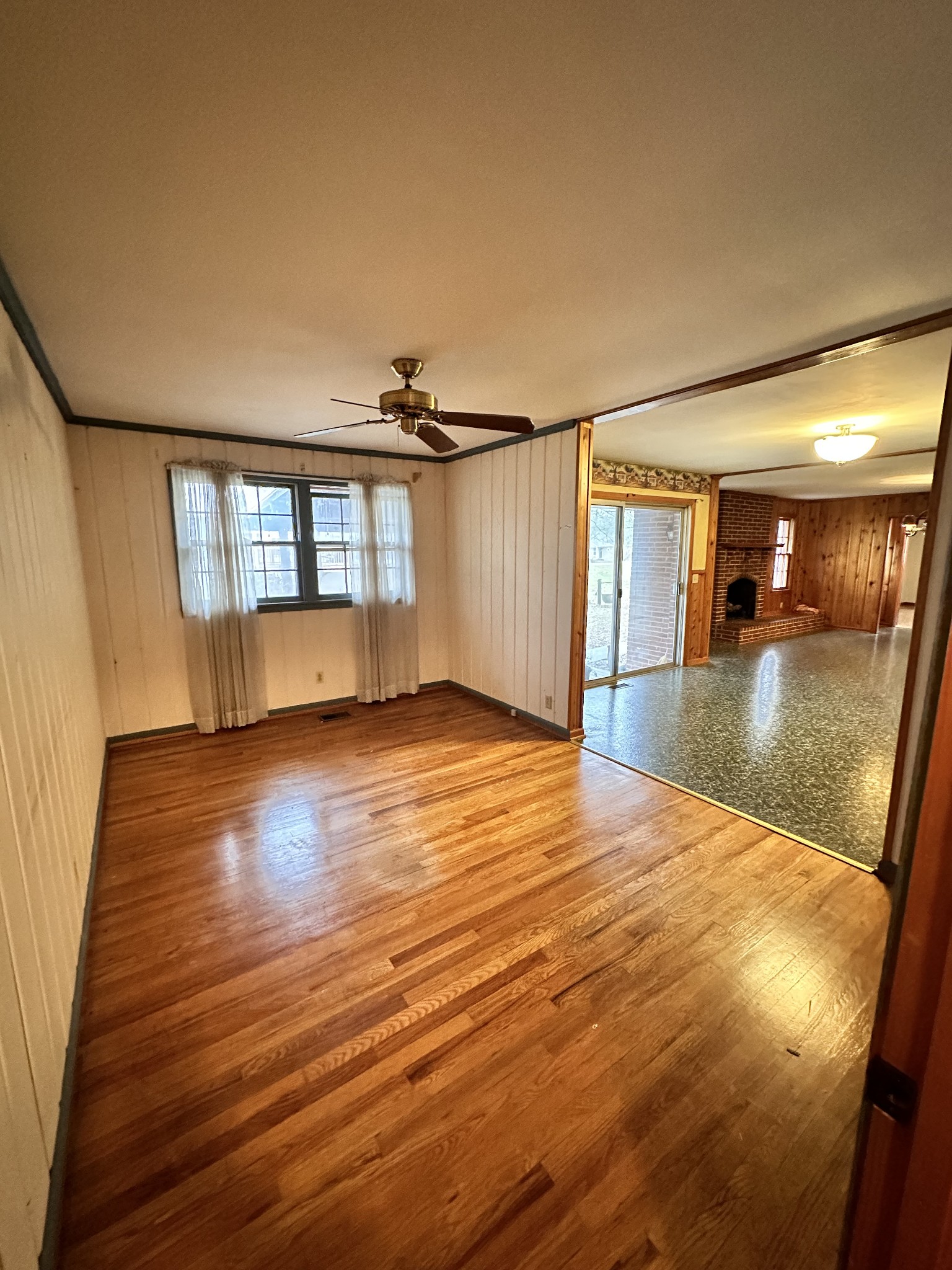2180 South Williams Road Greenbrier, TN 37073 - Photo 8 of 19 a view of empty room with wooden floor