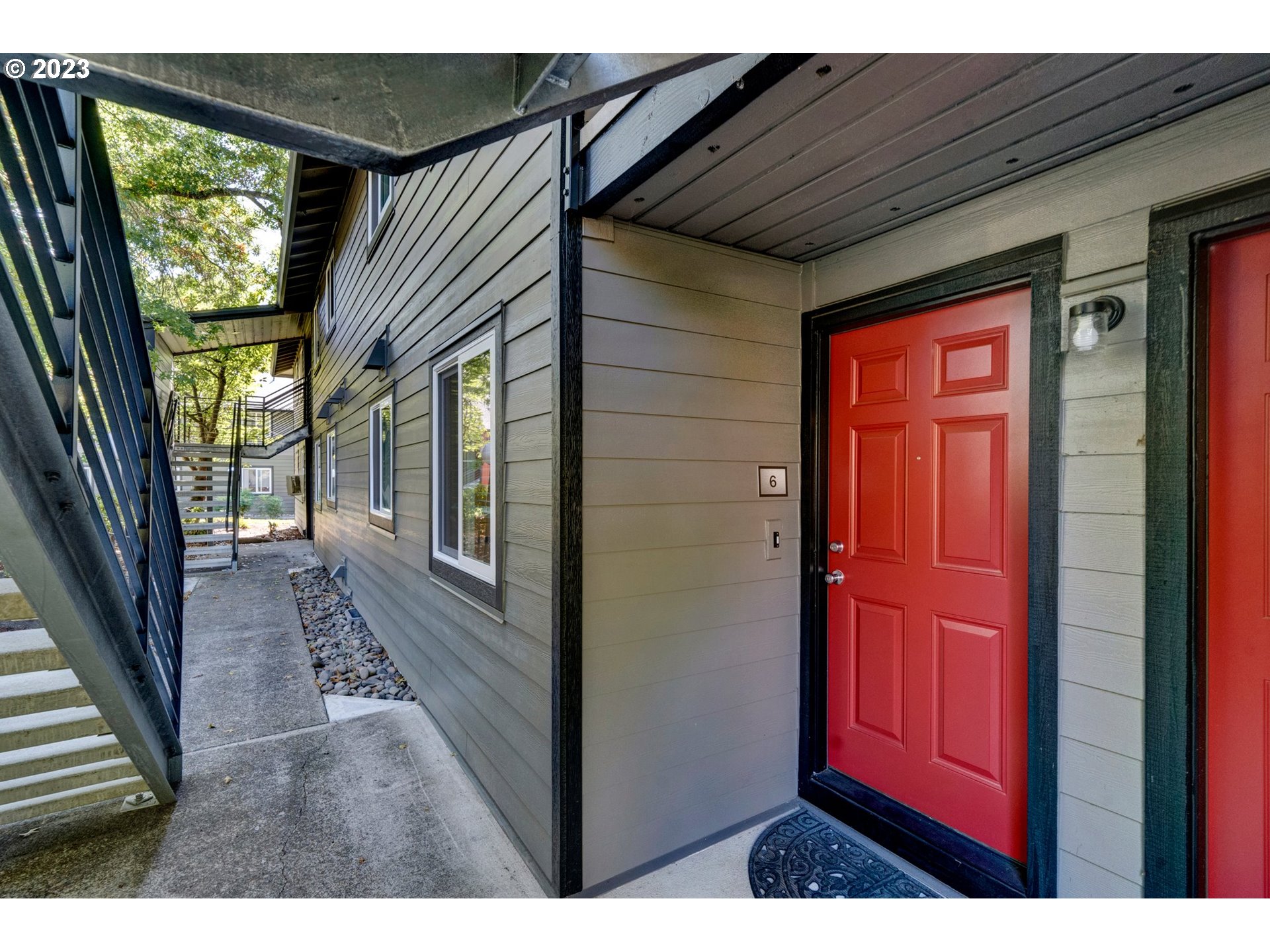 12606 Northwest Barnes Road, Unit 6 Portland, OR 97229 - Photo 2 of 25 Gallery Image 2