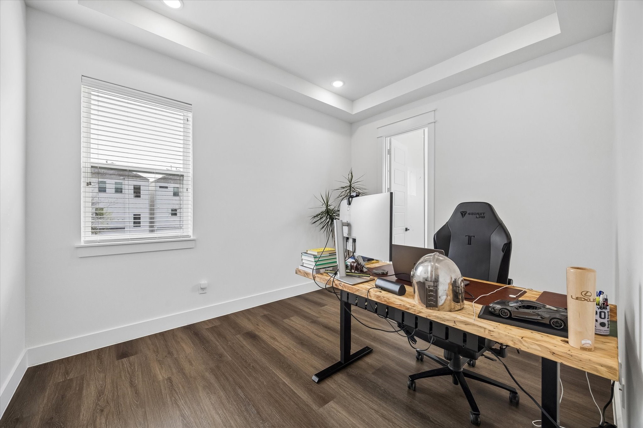 5318 Wunder Lane Houston, TX 77091 - Photo 20 of 25 a room with a table and chairs