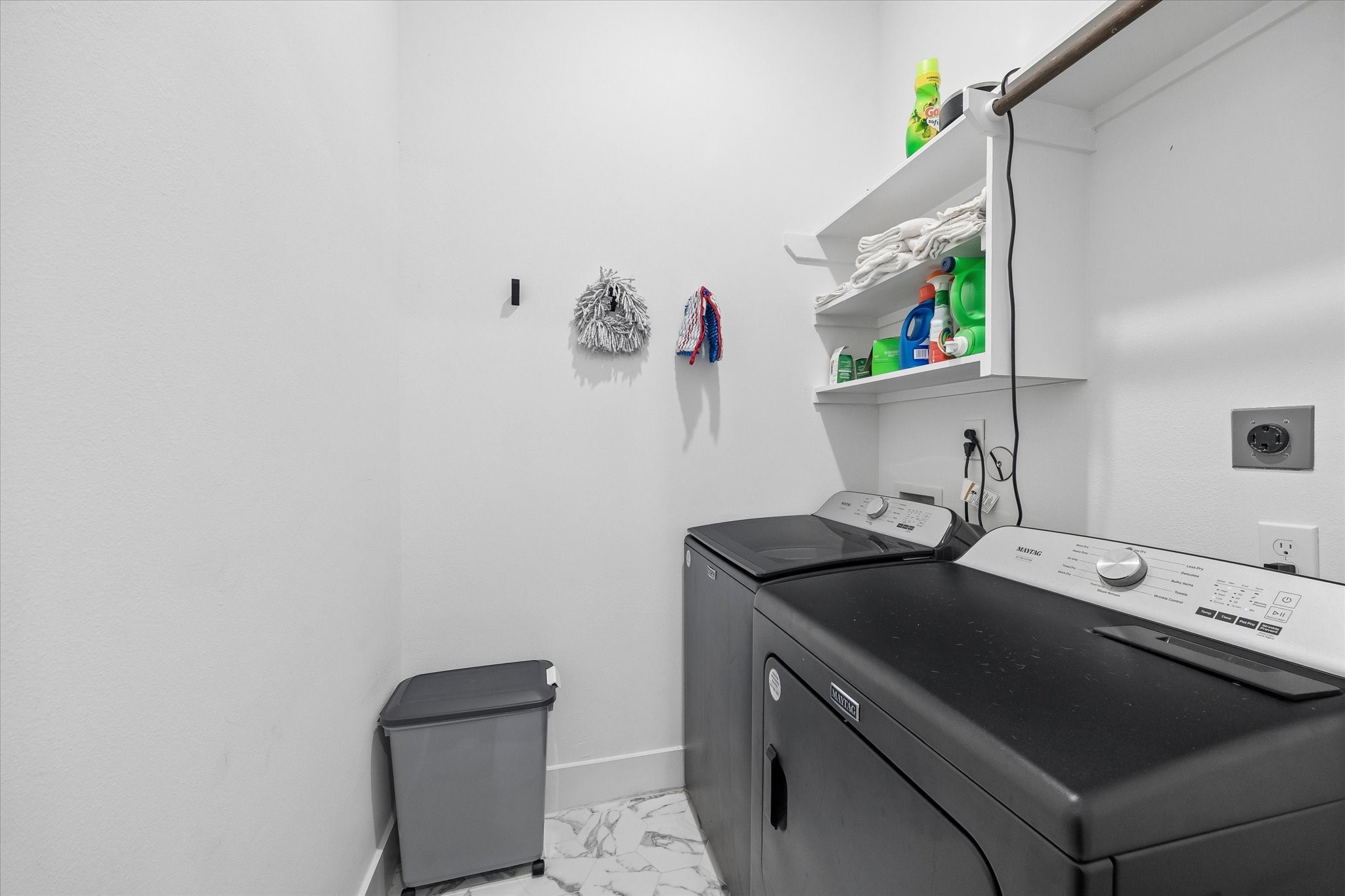 5318 Wunder Lane Houston, TX 77091 - Photo 22 of 25 a bathroom with a sink toilet and vanity