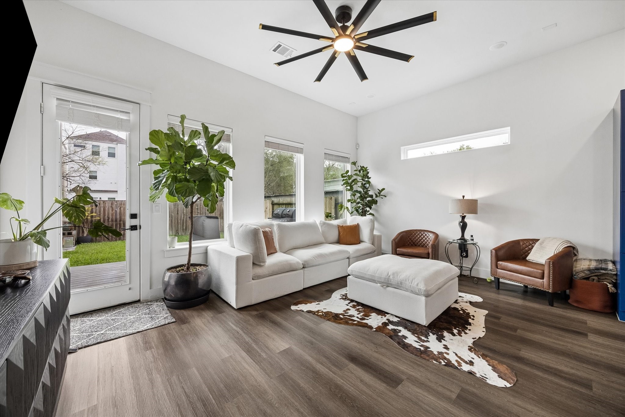 5318 Wunder Lane Houston, TX 77091 - Photo 5 of 25 a living room with furniture and a large window
