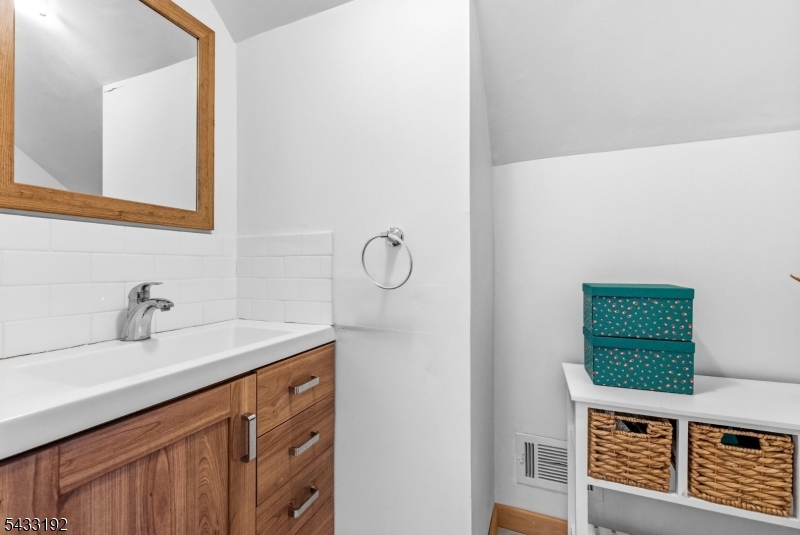 128 Livingston Road Linden, NJ 07036 - Photo 21 of 38