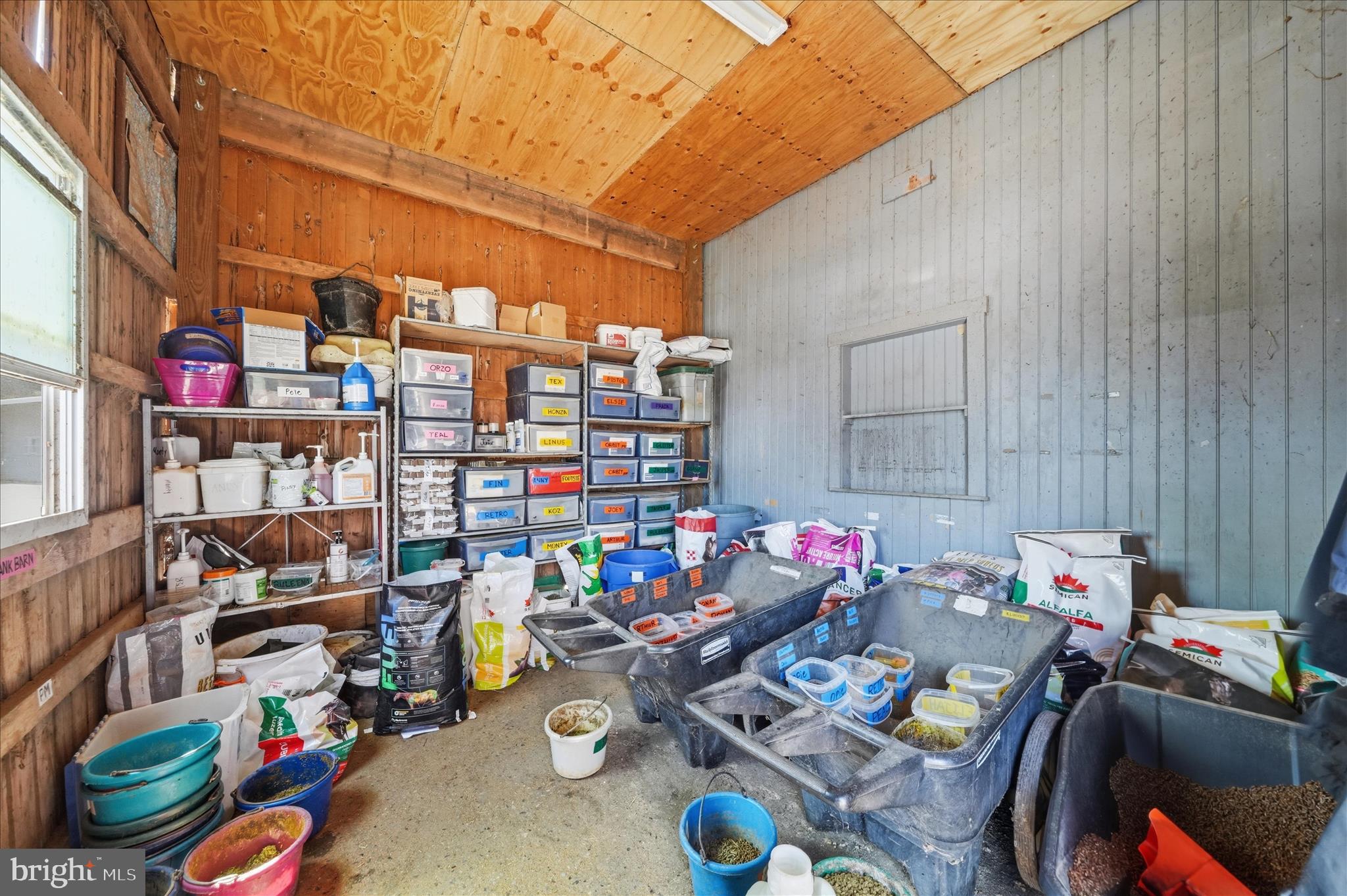 20800 Whites Ferry Road Poolesville, MD 20837 - Photo 21 of 94 Feed Room