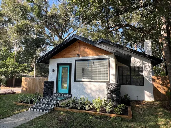 $4,000 | 1502 East Knollwood Street, Tampa, FL 33610