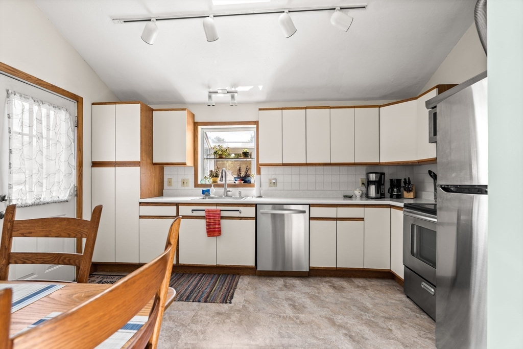 905 Riverside Drive Methuen, MA 01844 - Photo 12 of 35 Gallery Image 12