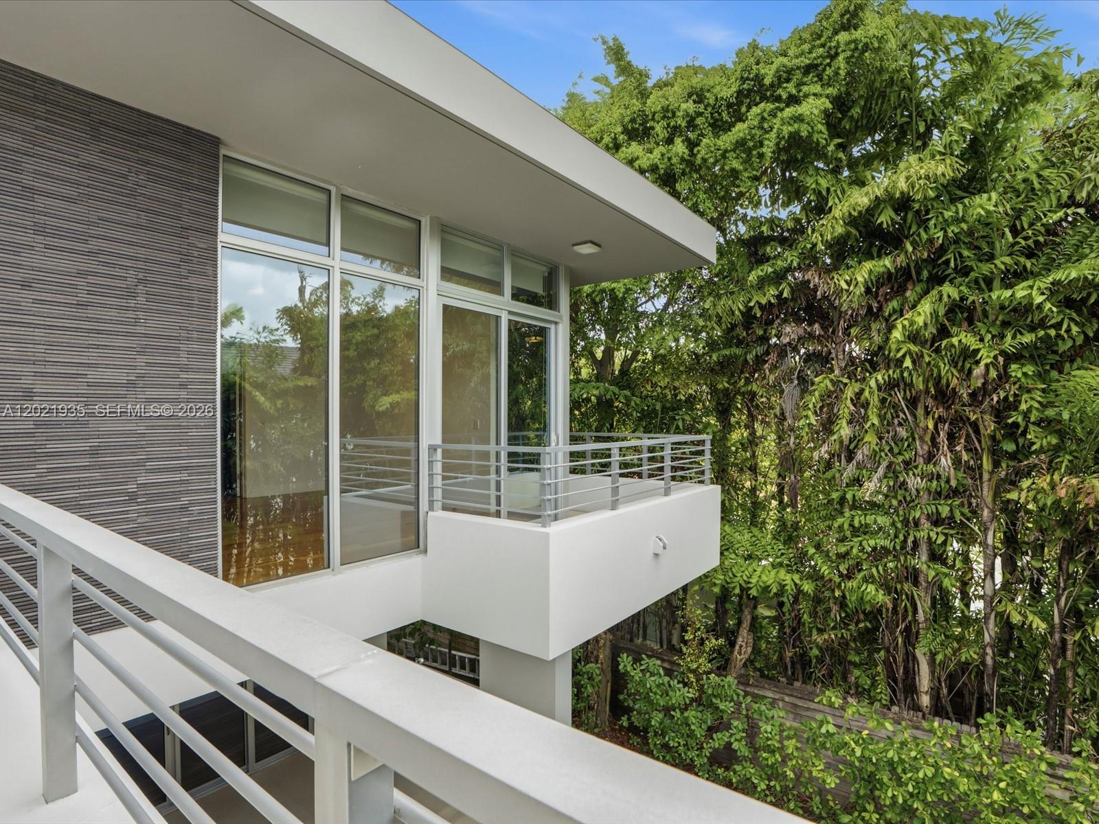 125 Hampton Lane Key Biscayne, FL 33149 - Photo 49 of 81