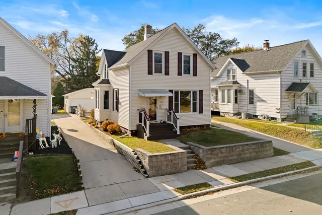 $212,998 | 215 Lincoln Avenue, Sheboygan, WI 53081