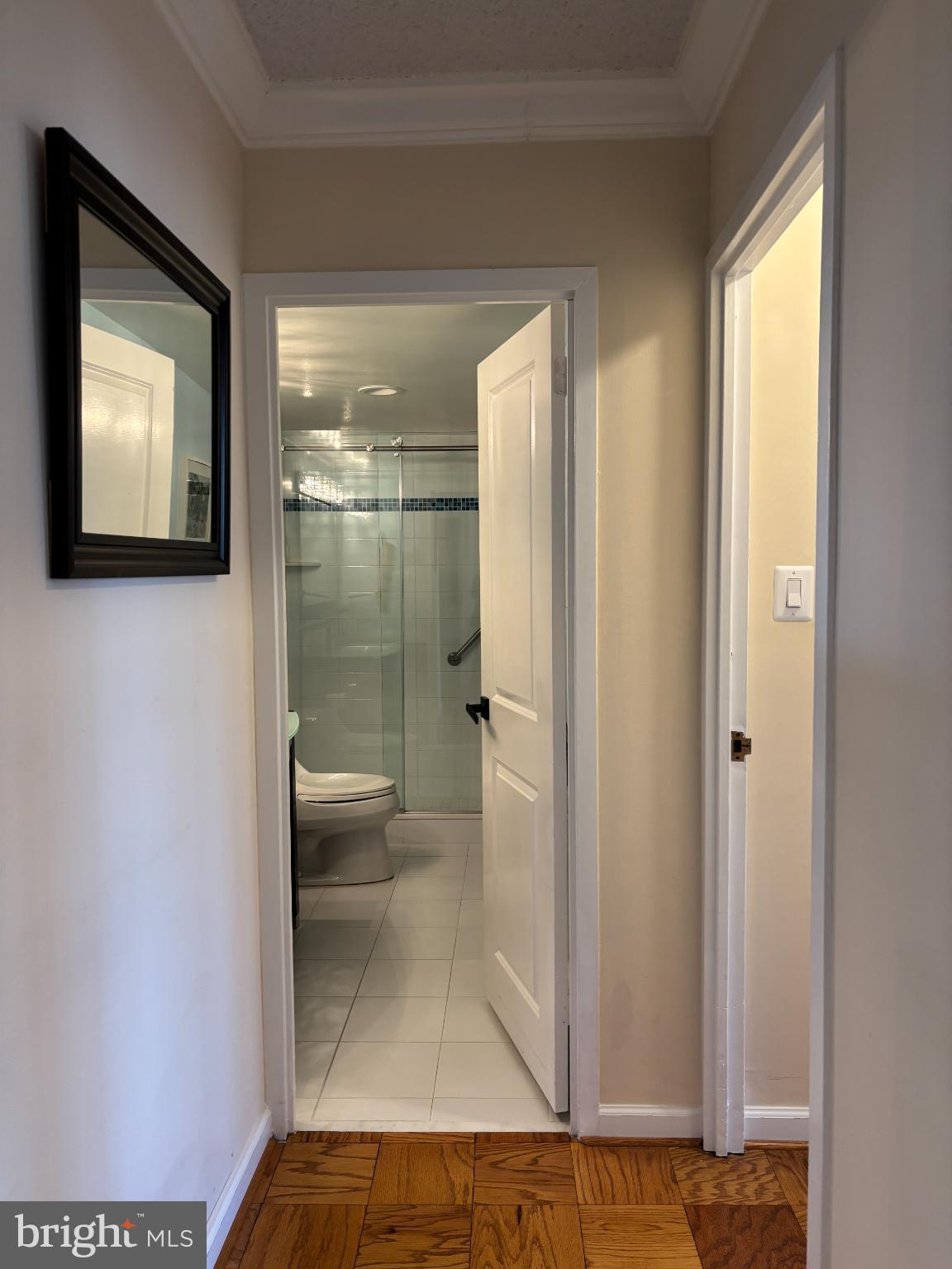 5225 Pooks Hill Road, Unit 528N Bethesda, MD 20814 - Photo 12 of 31 Hallway