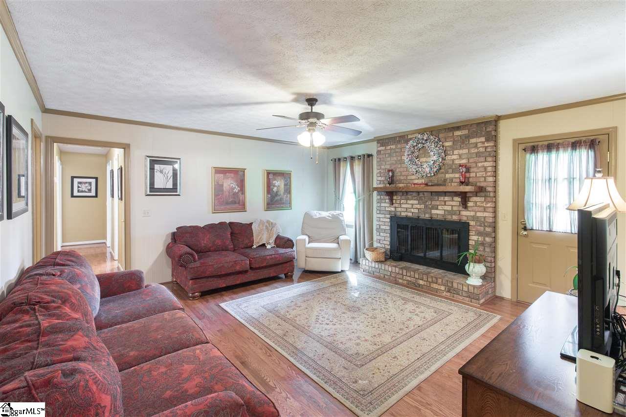 916 Fargo Street Mauldin, SC 29662 - Photo 6 of 25 Gallery Image 6