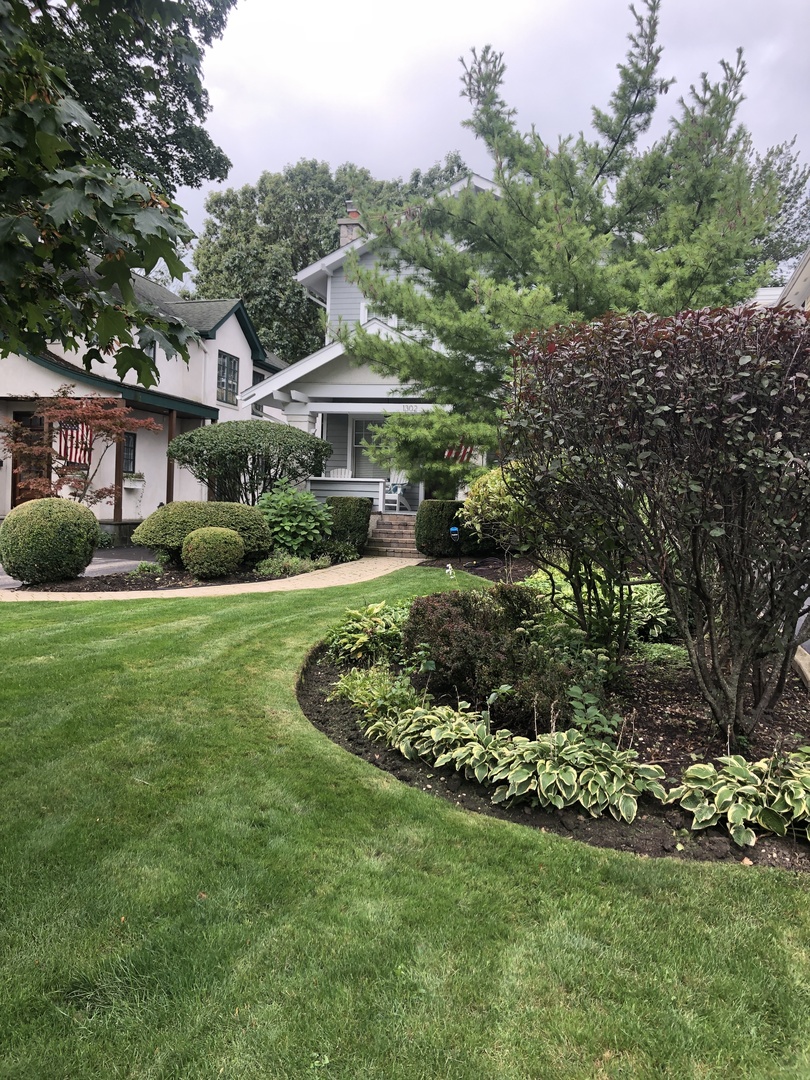 1302 Edgewood Road Lake Forest, IL 60045 - Photo 2 of 24