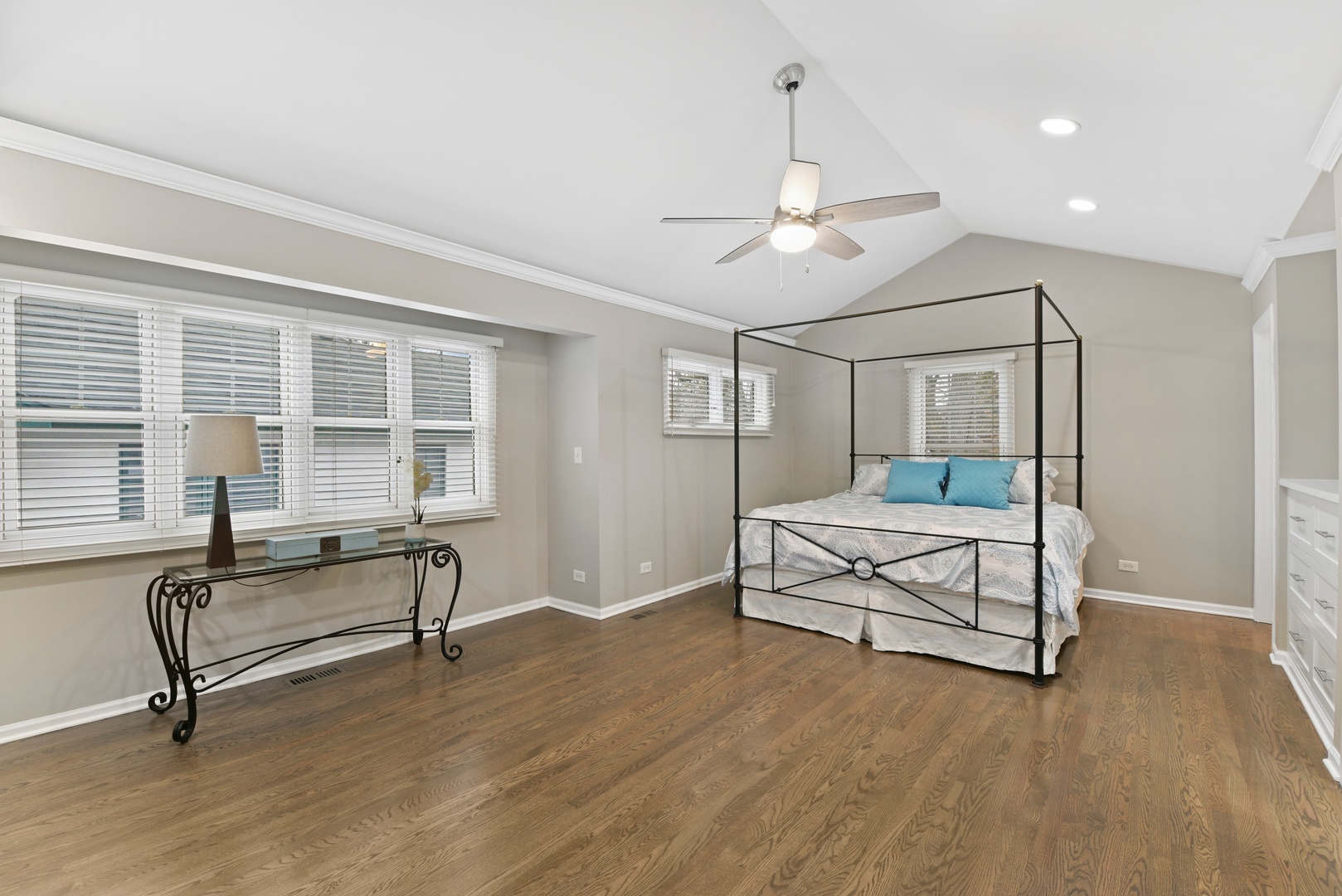 1302 Edgewood Road Lake Forest, IL 60045 - Photo 13 of 24