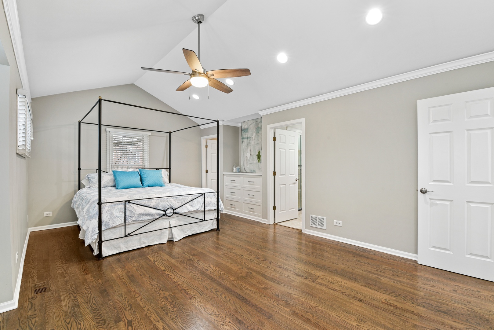 1302 Edgewood Road Lake Forest, IL 60045 - Photo 15 of 24