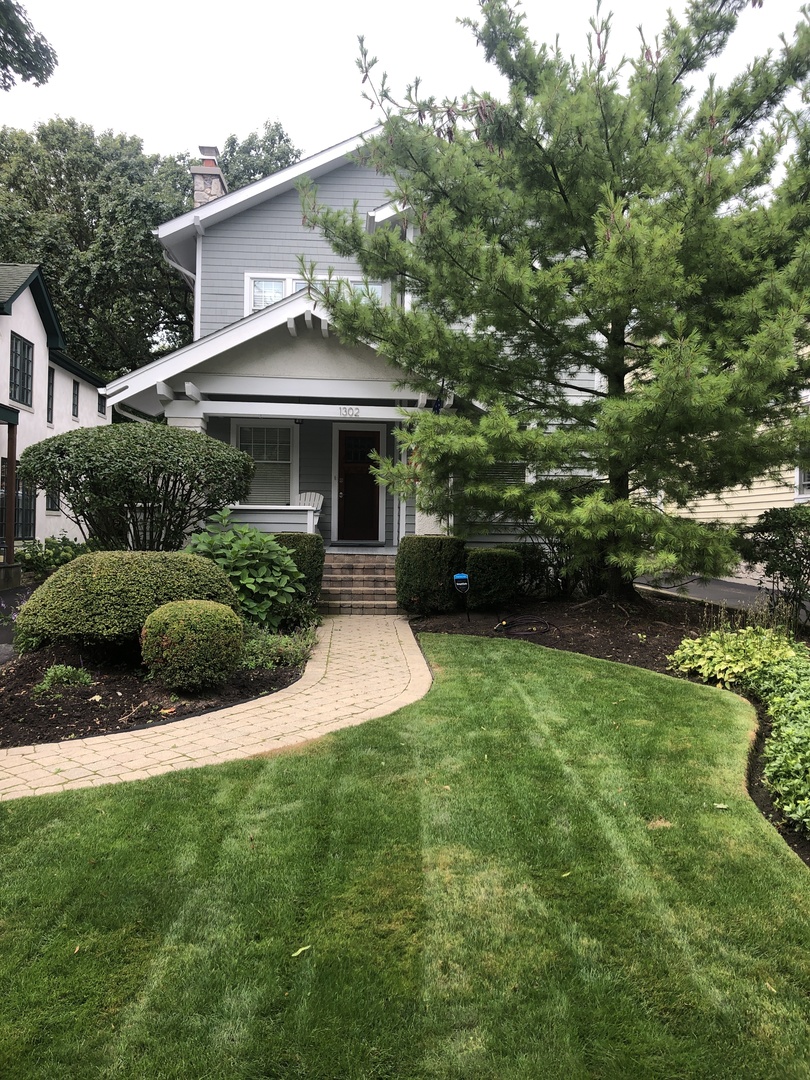 1302 Edgewood Road Lake Forest, IL 60045 - Photo 3 of 24