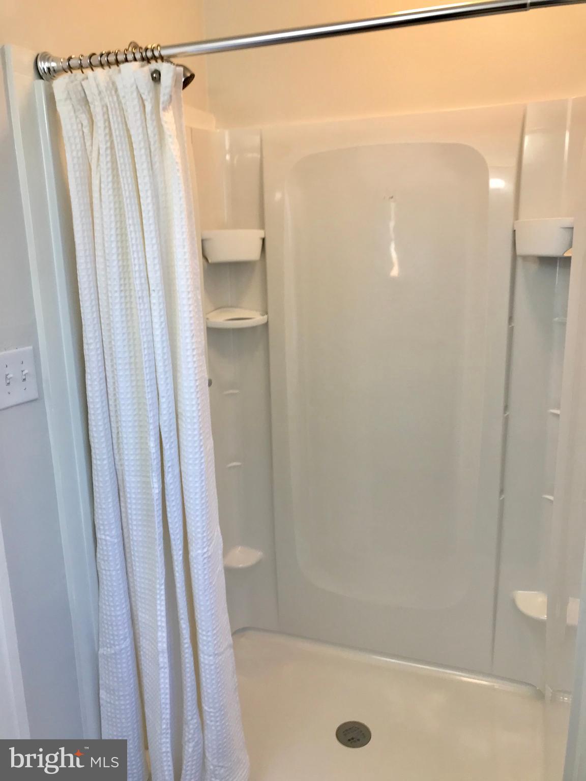 471 Gerhard Street Philadelphia, PA 19128 - Photo 14 of 16 Shower