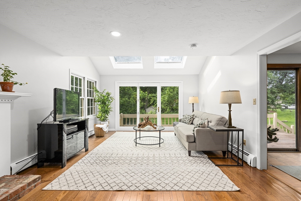 12 Lanthorn Road Northborough, MA 01532 - Photo 7 of 38 Gallery Image 7