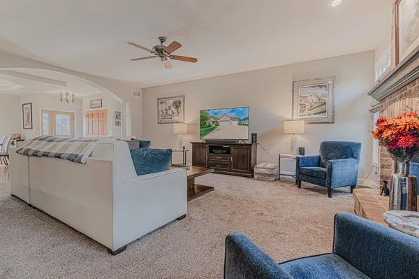 $549,900 | 236 Schmidt Drive, Hampshire, IL 60140