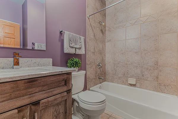 $549,900 | 236 Schmidt Drive, Hampshire, IL 60140