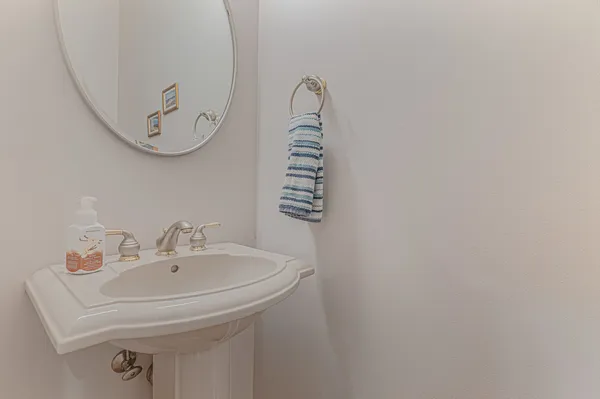 $549,900 | 236 Schmidt Drive, Hampshire, IL 60140