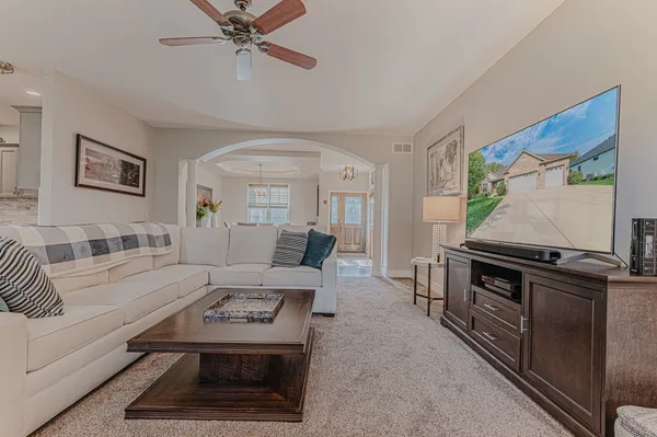 $549,900 | 236 Schmidt Drive, Hampshire, IL 60140