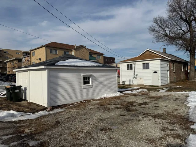 $2,100 | 7907 West Grand Avenue, Elmwood Park, IL 60707