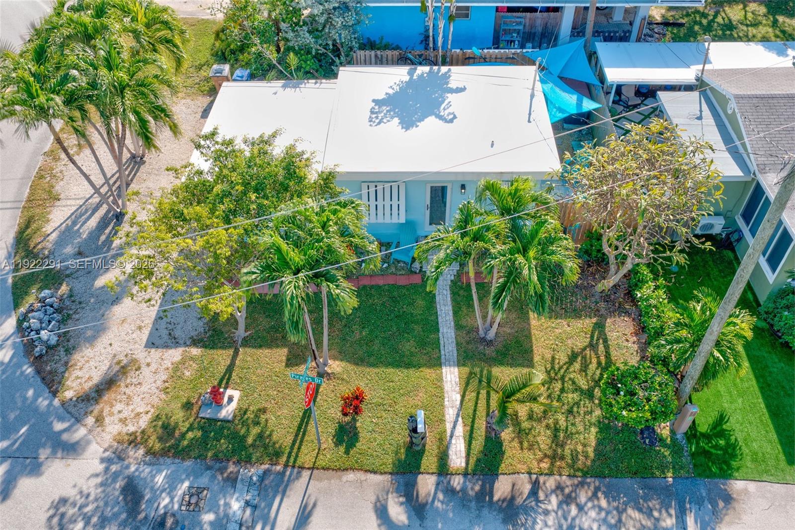 40 Pirates Drive Key Largo, FL 33037 - Photo 3 of 38 an aerial view of a house