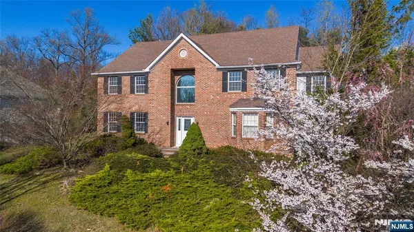$1,490,000 | 10 Pierson Court, Mahwah, NJ 07430