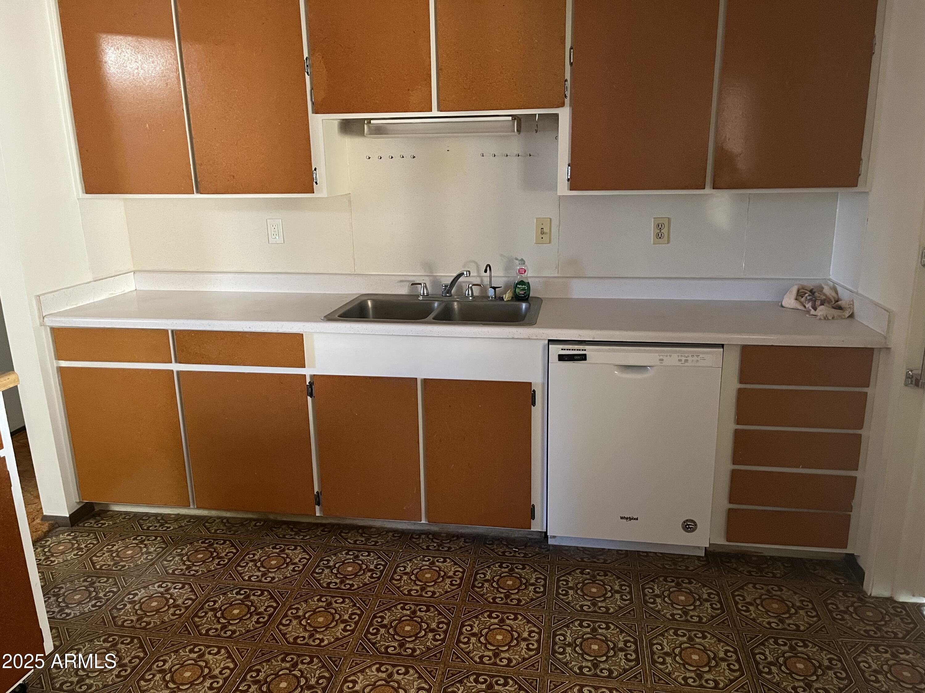 451 West 5th Street Ajo, AZ 85321 - Photo 12 of 38 461 W 5th St Kitchen 6