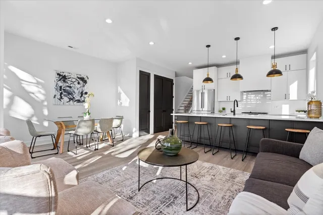 $599,500 | 2636 West Evergreen Avenue, Unit PH, Chicago, IL 60622